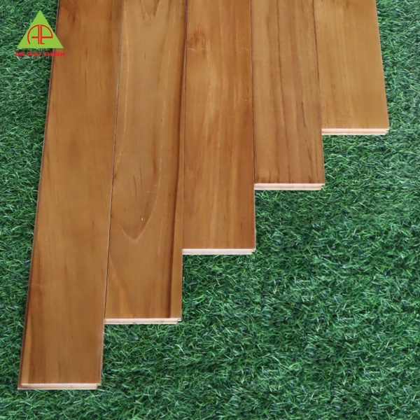 Ván Sàn Engineer Căm Xe