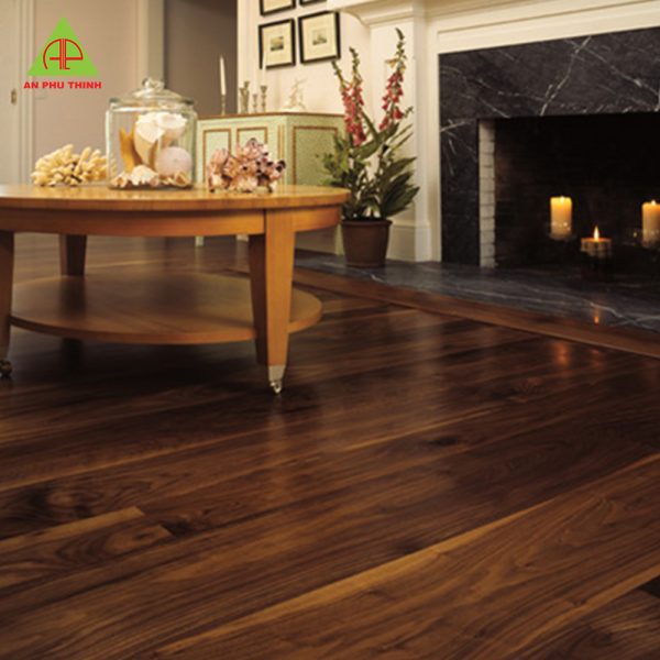 Ván Sàn Engineer Chiu Liu