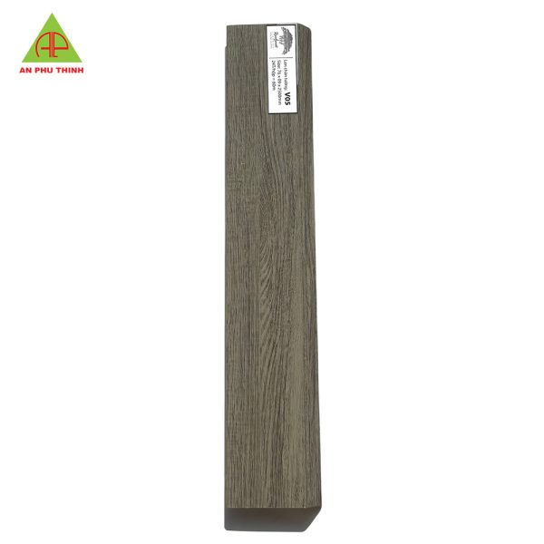 Len chân tường V05