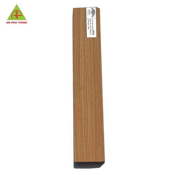 Len chân tường V13