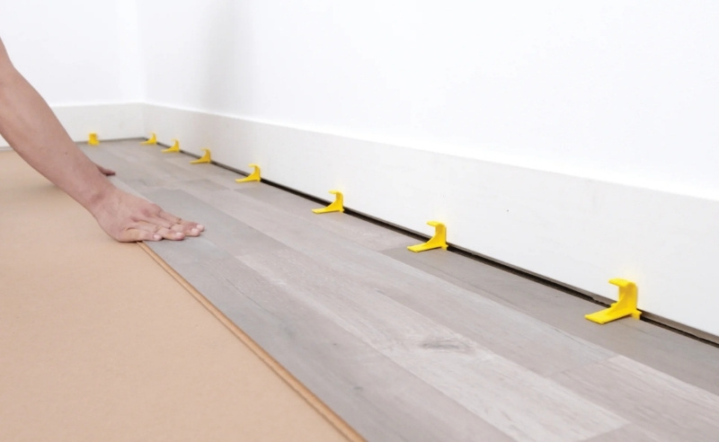 Khoảng hở chân tường