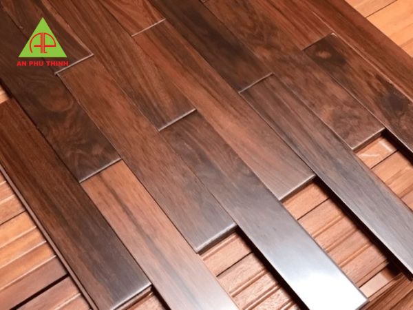 Sàn gỗ tự nhiên là gì?
