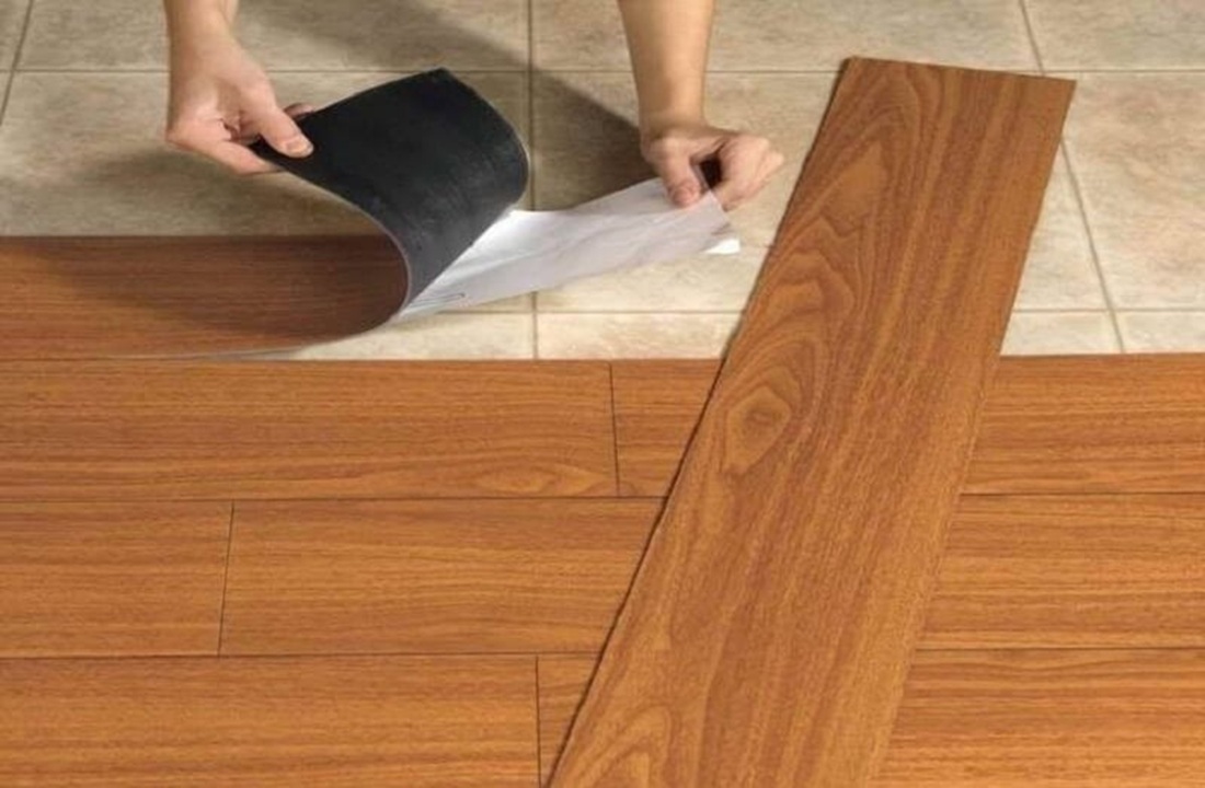 Sàn nhựa giả gỗ tự dán