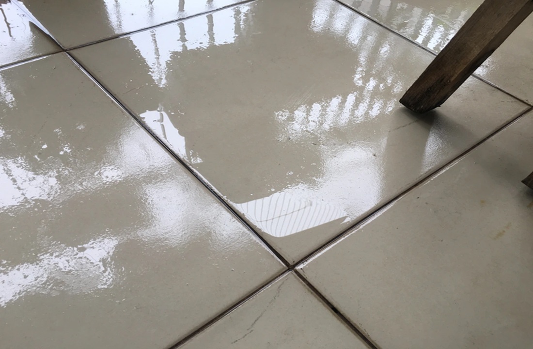 Nguyên nhân nền nhà nồm ẩm 